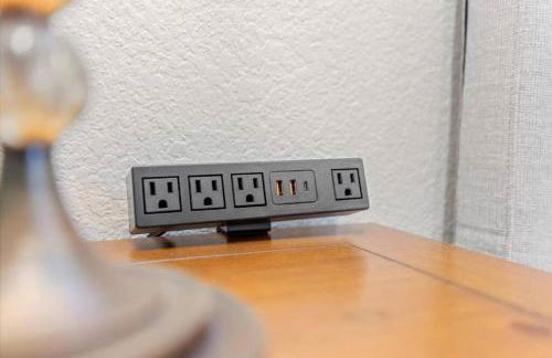 Whole House Relaxing Oasis by Fitzsimmons Campus - Photo 28