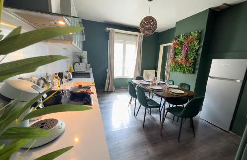 Jungle Urbain- Sauna - Ciné - Hamac - Hyper centre - Foto 24