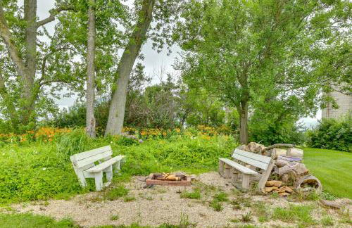 Fire Pits, Views and Yard Luxe Mt Horeb Getaway! - Foto 37