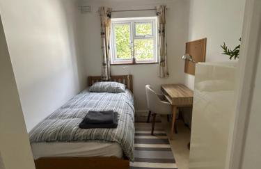 Homely flat in Surrey - Foto 11