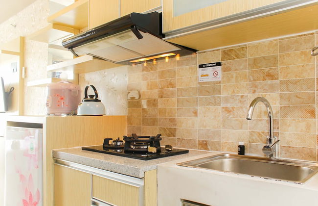 Tidy And Homey Studio Apartment At Mustika Golf Residence - Foto 8