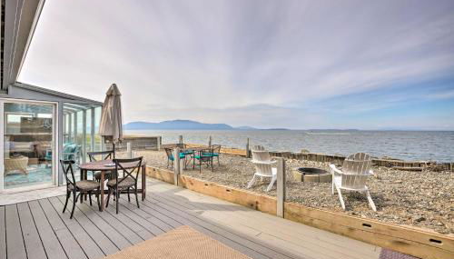 Oceanfront Ferndale Oasis with Fire Pit, Grill! - Foto 1