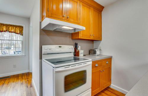 Historic Farmhouse in Layton with Deck! - Foto 10