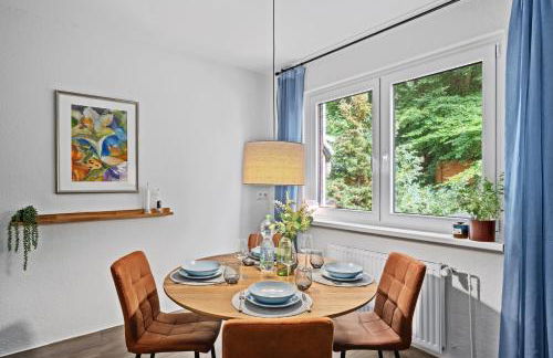 MAISUITES Sperling - Zentrale Ferienwohnung mit Boxspringbett, Kaffeevollautomat, WLAN & seitlichem Seeblick - Foto 25