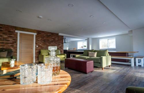 Beresford, woodland lodge, sauna, hot tubs & games for 18 - Foto 3