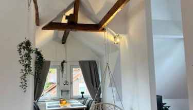 Charmante Dachgeschosswohnung in Lage - Foto 2