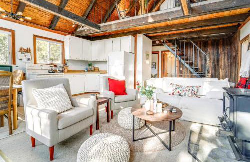 Serene Lakes Cabin with Deck Dog Friendly! - Foto 1