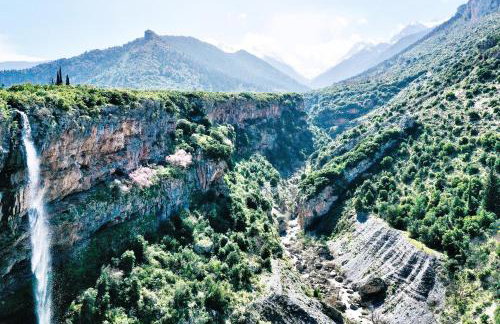 Το ΦΑΡΑΓΓΙ ΤΟΥ ΠΑΡΝΑΣΣΟΥ 4 - Foto 15