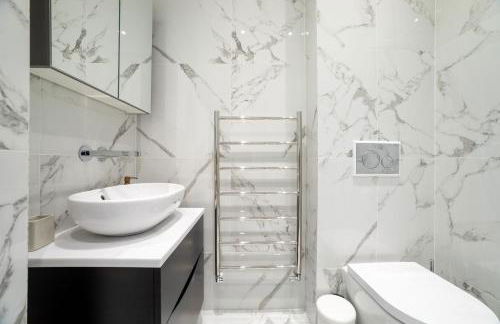 3 Bedroom flat with Terrace in Central London - Photo 11