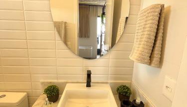 Lindo flat em prédio luxuoso - Excelente localização - Foto 3