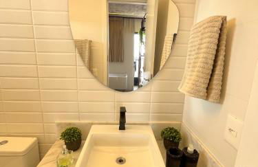 Lindo flat em prédio luxuoso - Excelente localização - Foto 3