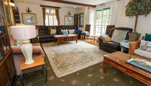 Piddle Inn - Photo 3