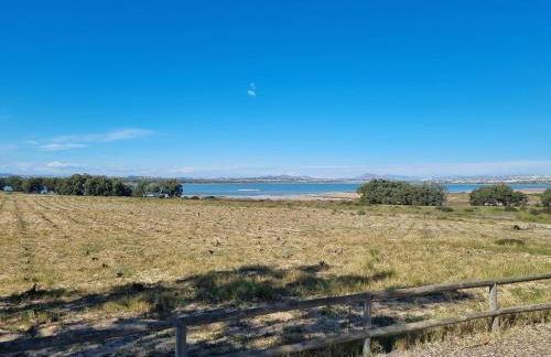 A modern villa with a large solari - Photo 22