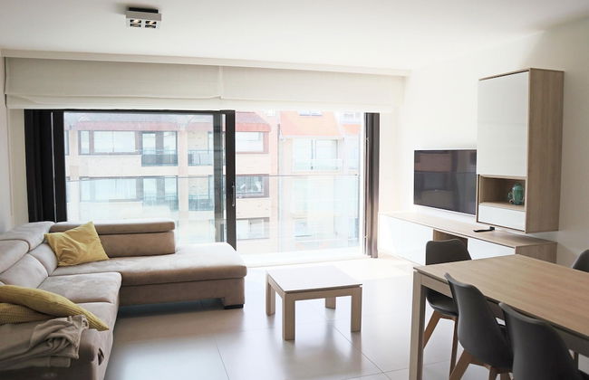 Apartment in Nieuwpoort Near the Beach - Photo 1