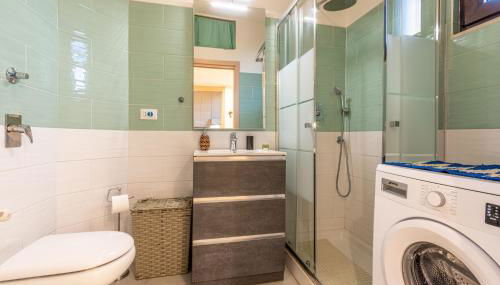 Tram a 50m - Near San Siro Stadium and Rho Fiera - Foto 5, towels, Shower