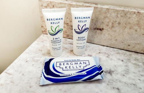 Spacious 2-BR 1-Bath King suite! - Foto 31