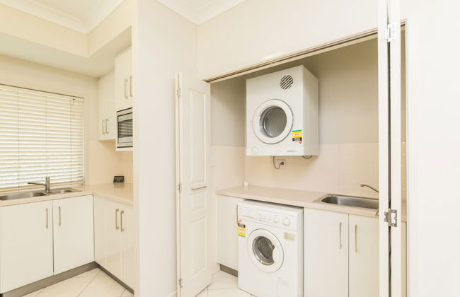 Apartments on Palmer - Photo 18