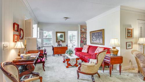 Central and Ornate Sewanee Home with Screened-In Porch - Foto 3