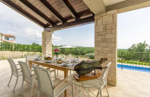 Villa Sterpazzi near Poreč with heated private pool, sea view, jacuzzi and sauna - Foto 11