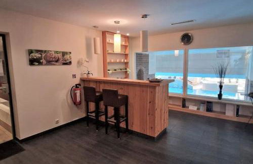 Sauna, Pools mit XXL-Terasse oder Kinderkino - Foto 48