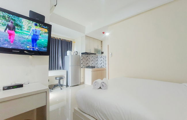 Good Choice And Comfy Studio Apartment B Residence - Photo 15