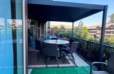 Lakeside luxury with hot tub and pool - Foto 15