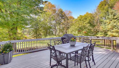 Spacious Fanwood Home with Decks, Walk to Park! - Foto 3