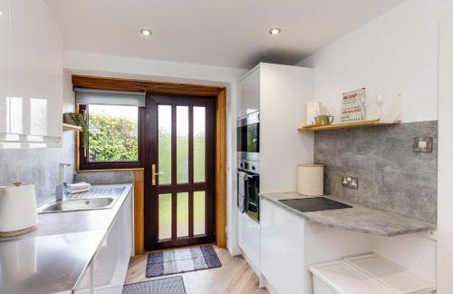 20 mins to Edinburgh 3 bedroom detached family house Wi-Fi Parking - Foto 20