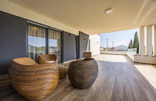 Villa Ula in Pula with heated pool, sauna & private tennis court - Photo 36