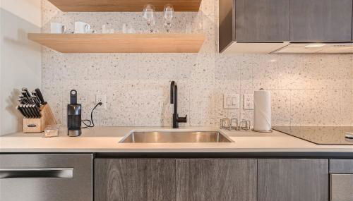 Modern Downtown Condo - Rooftop pool - Top Amenities - Foto 5