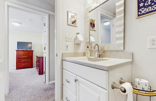 Dog-friendly coastal home with enclosed yard and boat parking available - Foto 13