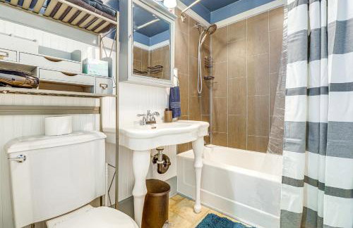 Game Room and Fire Pit West Mifflin Home! - Foto 17