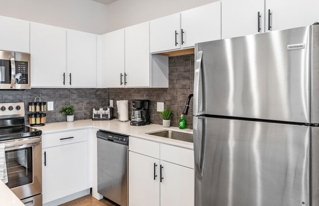 Brand New Suite in Kansas City - Photo 18