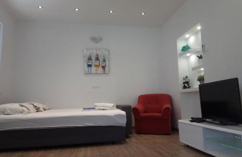 Apartment Luka - Photo 2