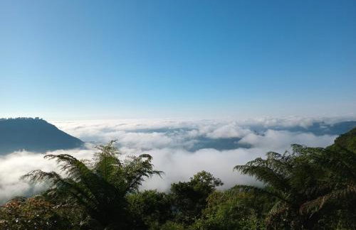 Chalé alpino em canela rs todo mobiliado com cozinha lareira split Wi-Fi 2 quartos perto do centro - Foto 12