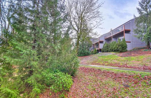 Lake Oswego Condo with Balcony, 3 Mi to the Water! - Foto 23