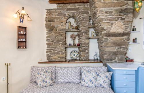 Old Windmill in Triandaros village - Foto 2