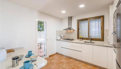 Gorgeous Home In Sant Cebrià De Vallalt - Foto 4