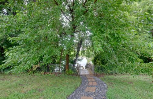 Fish, Relax and Enjoy Lake Views Colonial Beach Gem - Foto 24