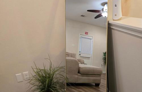 Modern Spacious Home Near the medical center, NRG, Downtown and UHD - Photo 10