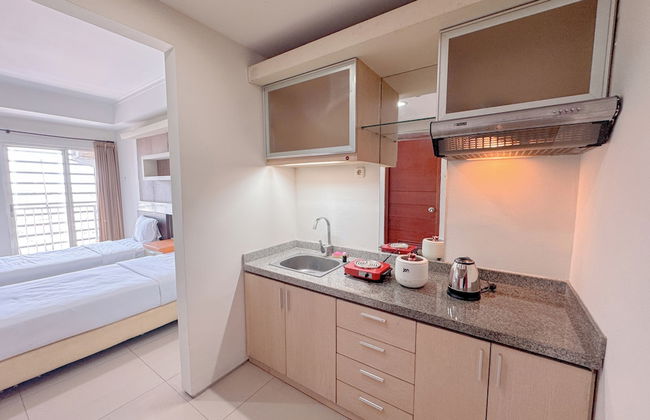 Best Price And Comfortable Living Studio At High Point Serviced Apartment - Photo 12