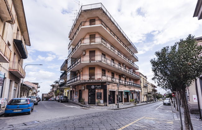 Zafferana Apartment with Balcony - Foto 21
