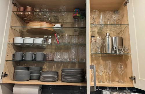 3-Story Townhome Free Parking Private Patio Washer-Dryer - Foto 52