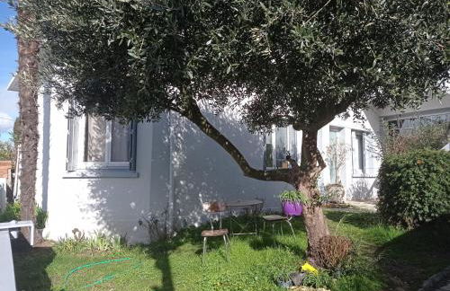 Studio indépendant, avec piscine et jardin, direct gare aéroport, 1 lit pour 2 personnes Direct Gare Aéroport - Foto 3