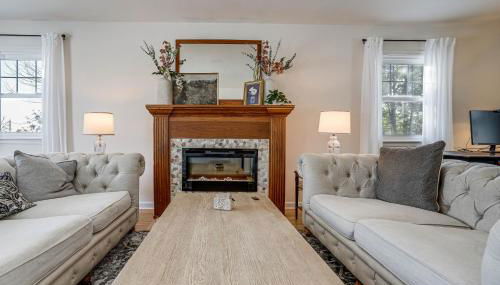 Family Fun on Lake Bemidji! Spacious Home with Yard - Foto 5