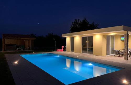 Rural Holiday Home with Pool - Foto 8