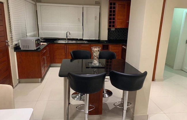 Executive 3 Bedrooms Fully Furnished Apartment Close to Amenities - Foto 5