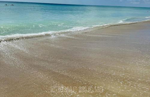 Luxury Beach Condo 5 Min Walk to Beach & Shops! - Foto 3