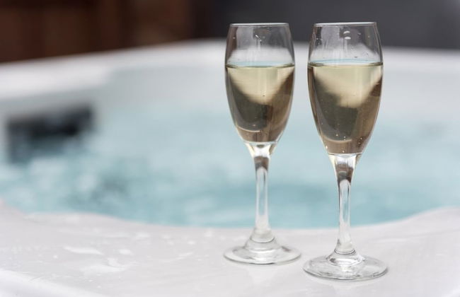 Bluebell Lodge 5 with Hot Tub - Photo 17