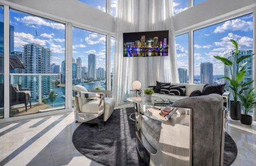 Luxury 2BD Corner Loft with Stunning Miami River View - Foto 20